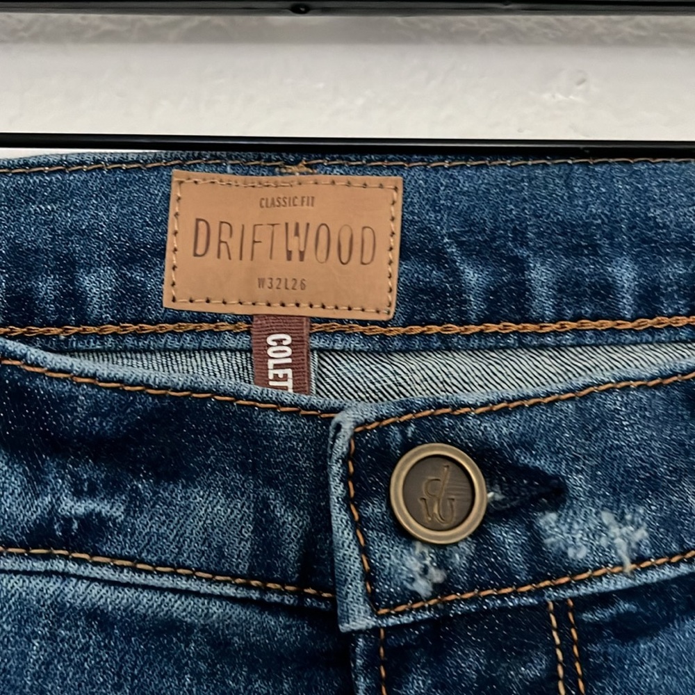 Driftwood Jeans size 32 . Embroidery on bottoms and pockets! NWT s - Picture 3 of 8
